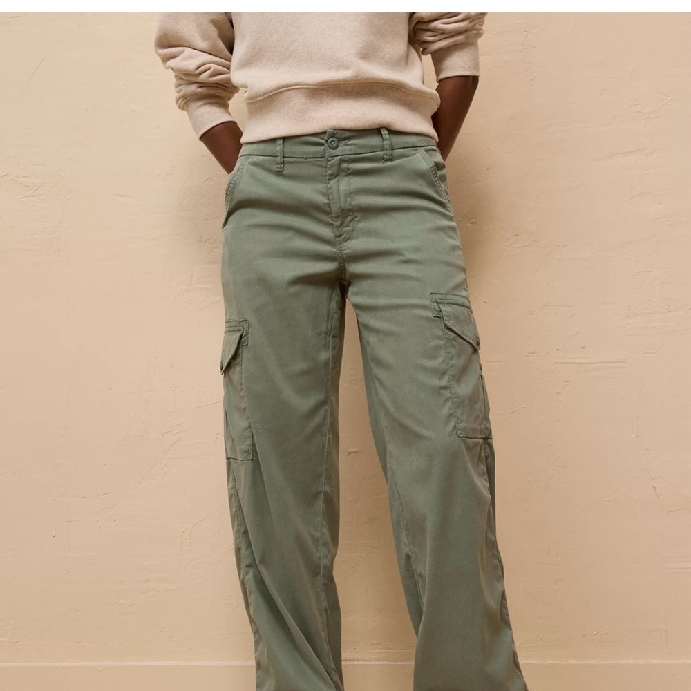 AE Green Cargo Pants